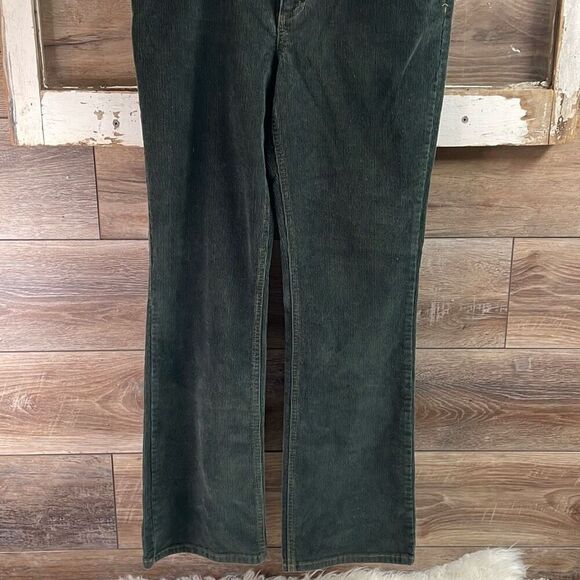 D & CO Women’s Forest Green Corduroy Button Zip Boot Cut Pants Size 6 - Picture 4 of 9